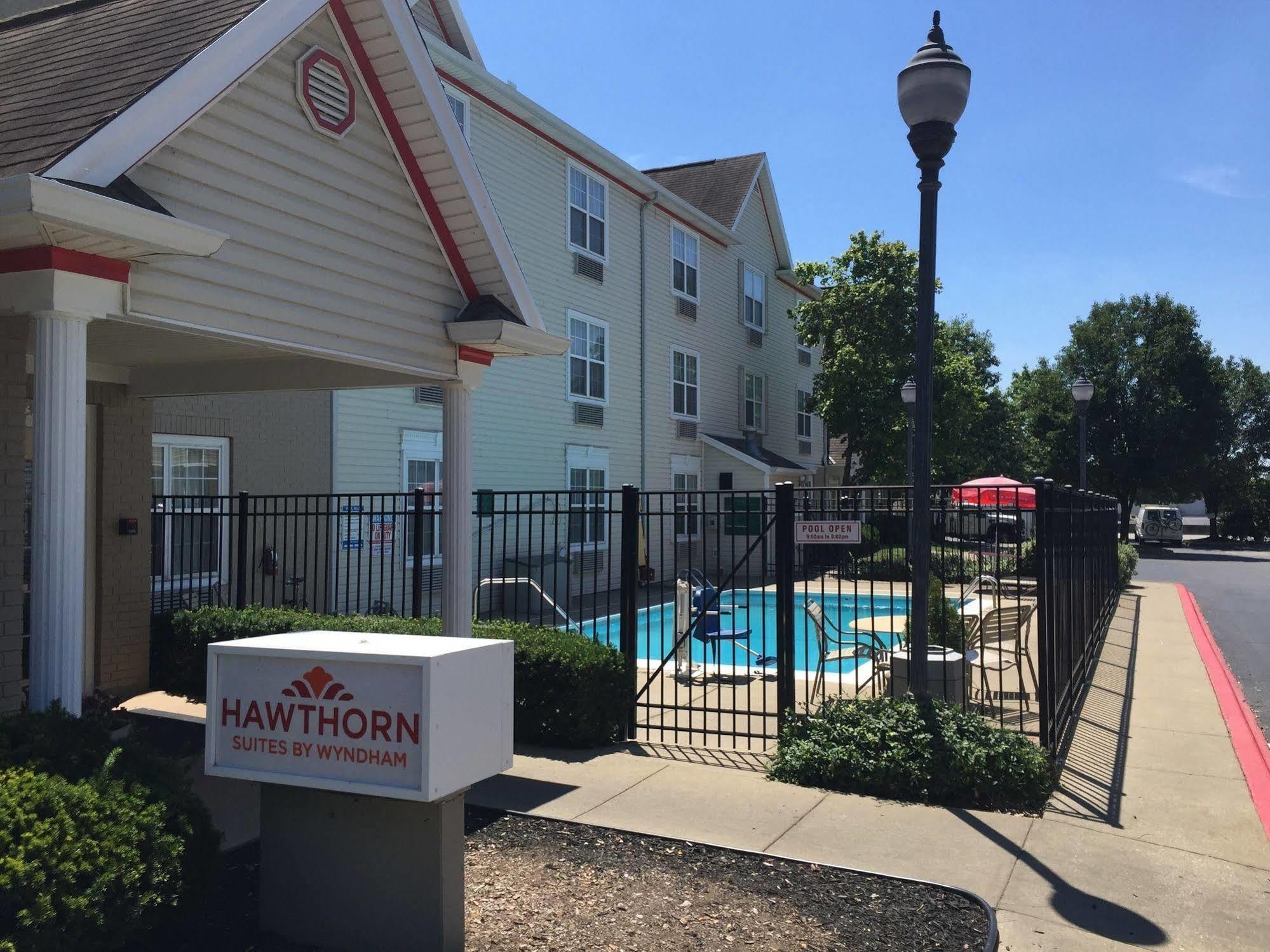 Hawthorn Suites By Wyndham Louisville North Jeffersonville Bagian luar foto